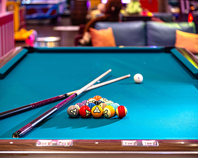 POOL TABLE