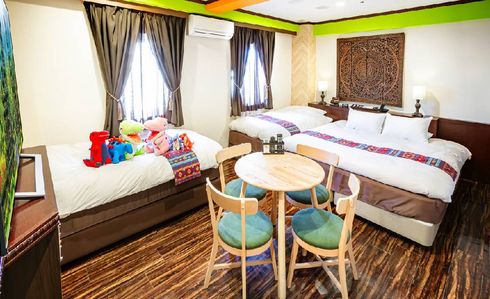 Casual Four Beds Room