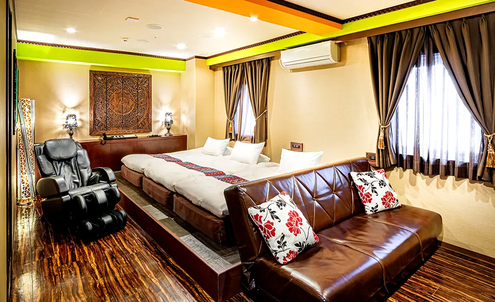 Deluxe Triple - 3 Single Beds